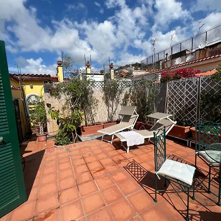 Apartment Le Terrazze Di Chiaia